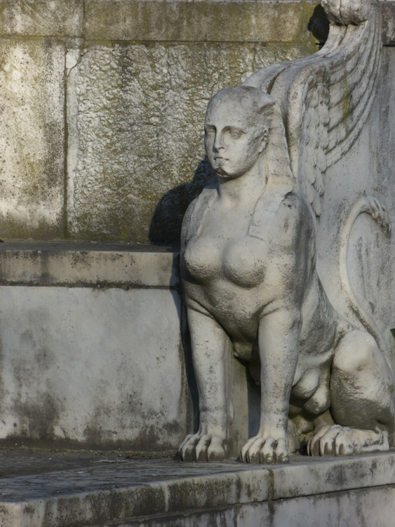 Sphinx adorning a pool — Tuileries garden —
