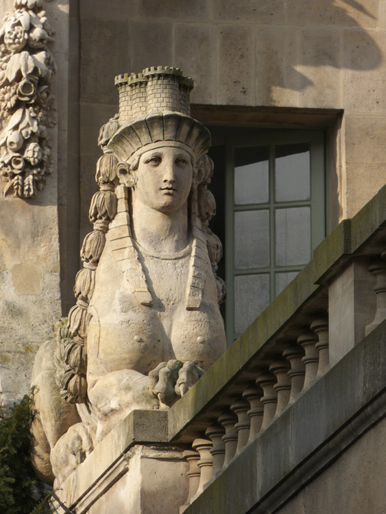 Built between 1656 and 1659, the Hôtel de Salé, since become the Picasso Museum in 1985, is guarded by two sphinxes capped by the Bastille towers. — Hôtel de Salé —